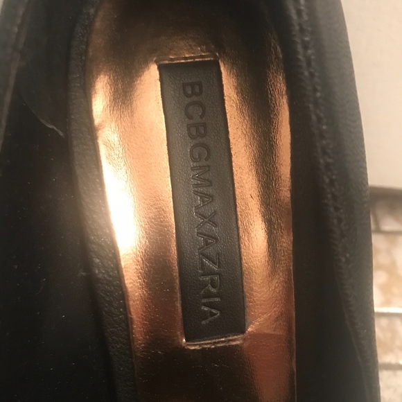 Black BCBG Peep Toe Pumps - size 7.5 - Picture 4 of 5
